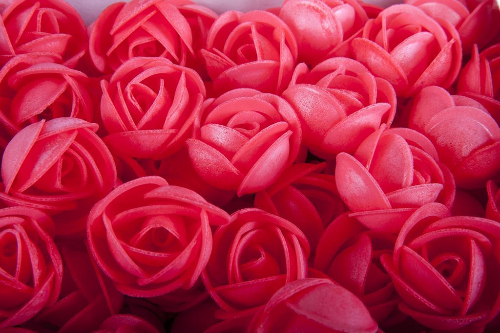 Wafer Roses Medium Red (100)